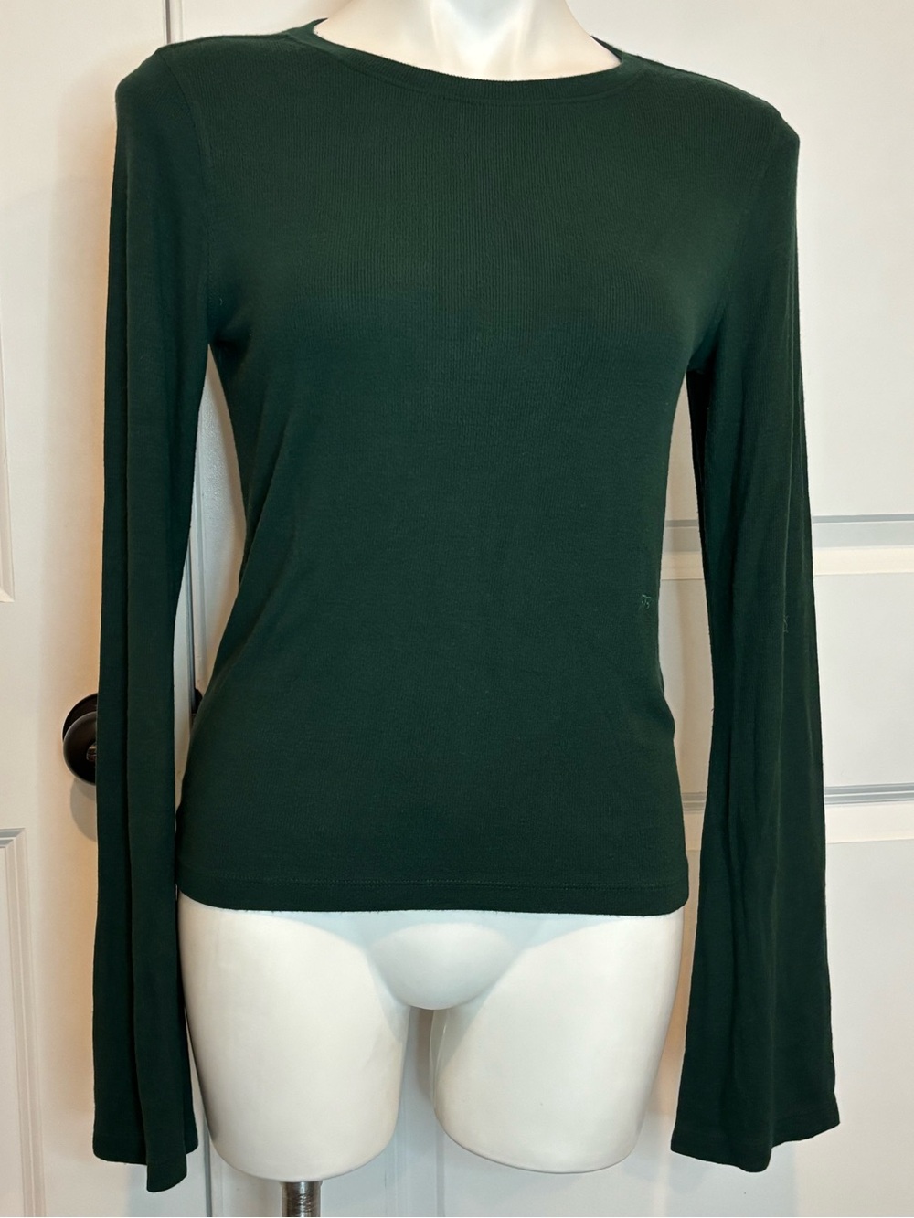 FRAME Pine Green Ribbed Long Bell Sleeve Tee M